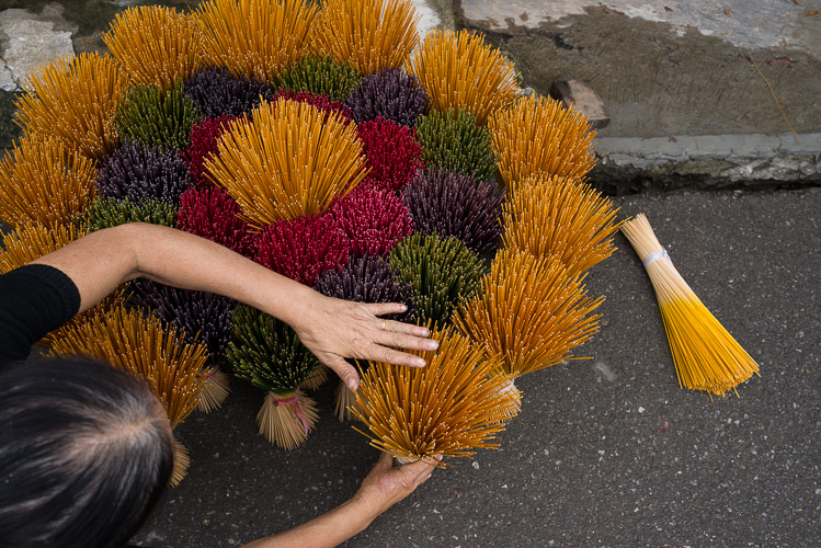 Fabrique d'encens, Huê, 2014